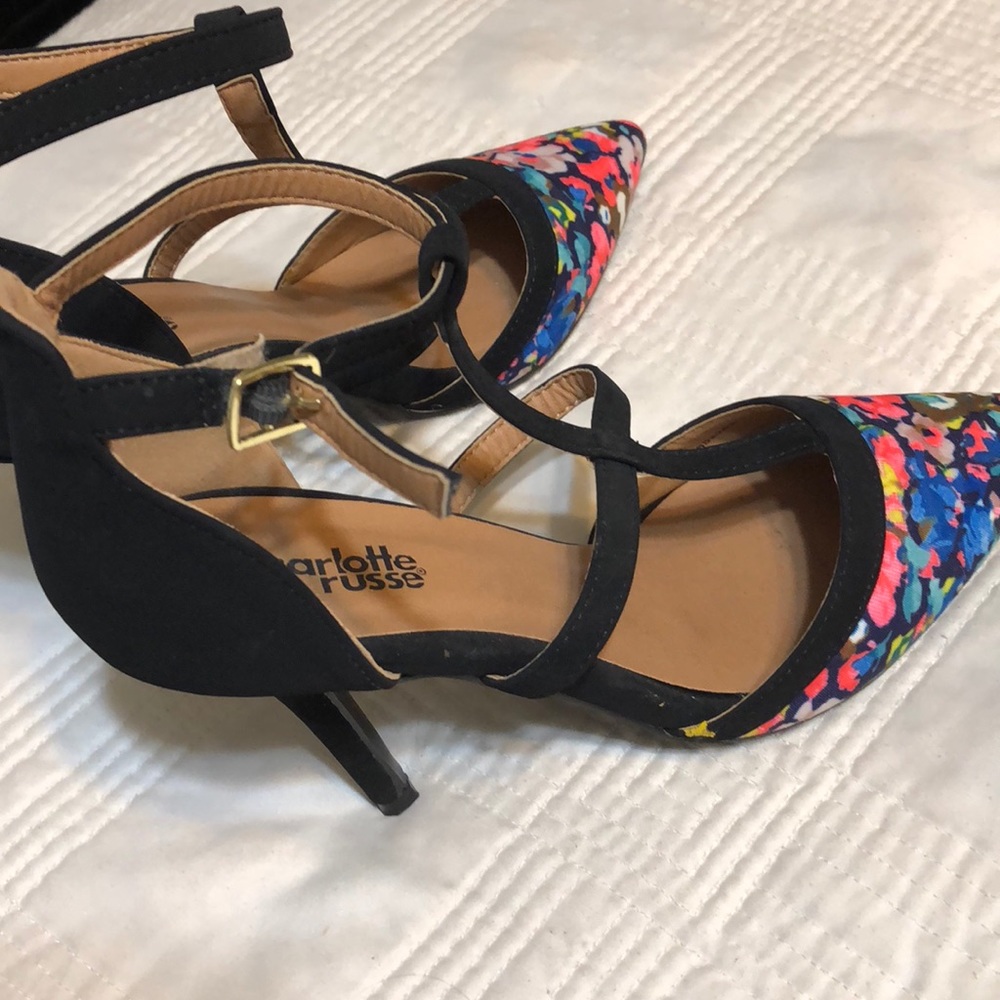 Shoes - Picture 4 of 6